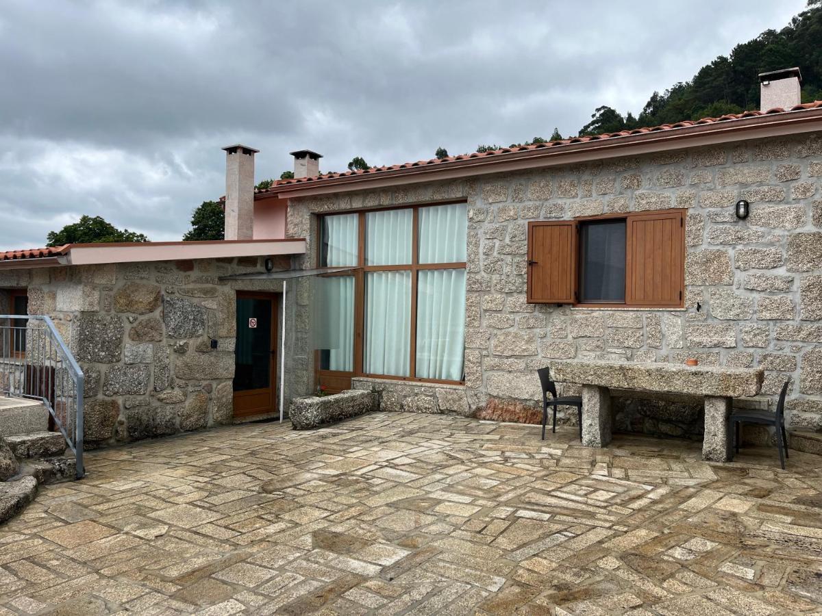 Casa Da Lage - Geres - Piscina Privada - Vistas Rio, Campo E Montanha Герес Экстерьер фото