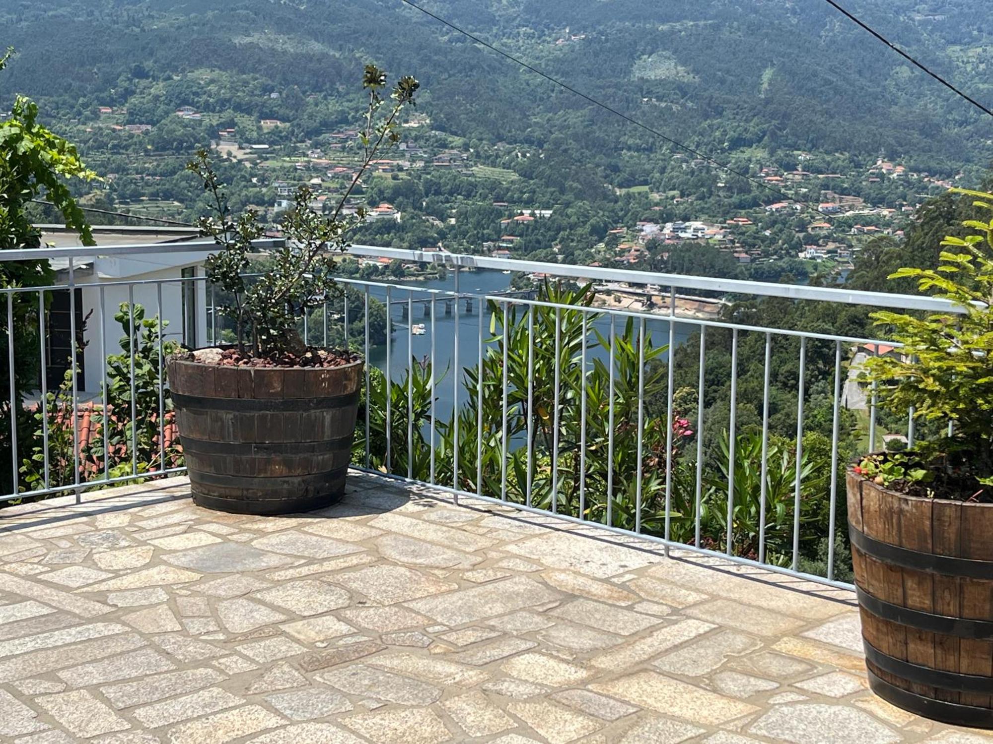 Casa Da Lage - Geres - Piscina Privada - Vistas Rio, Campo E Montanha Герес Экстерьер фото