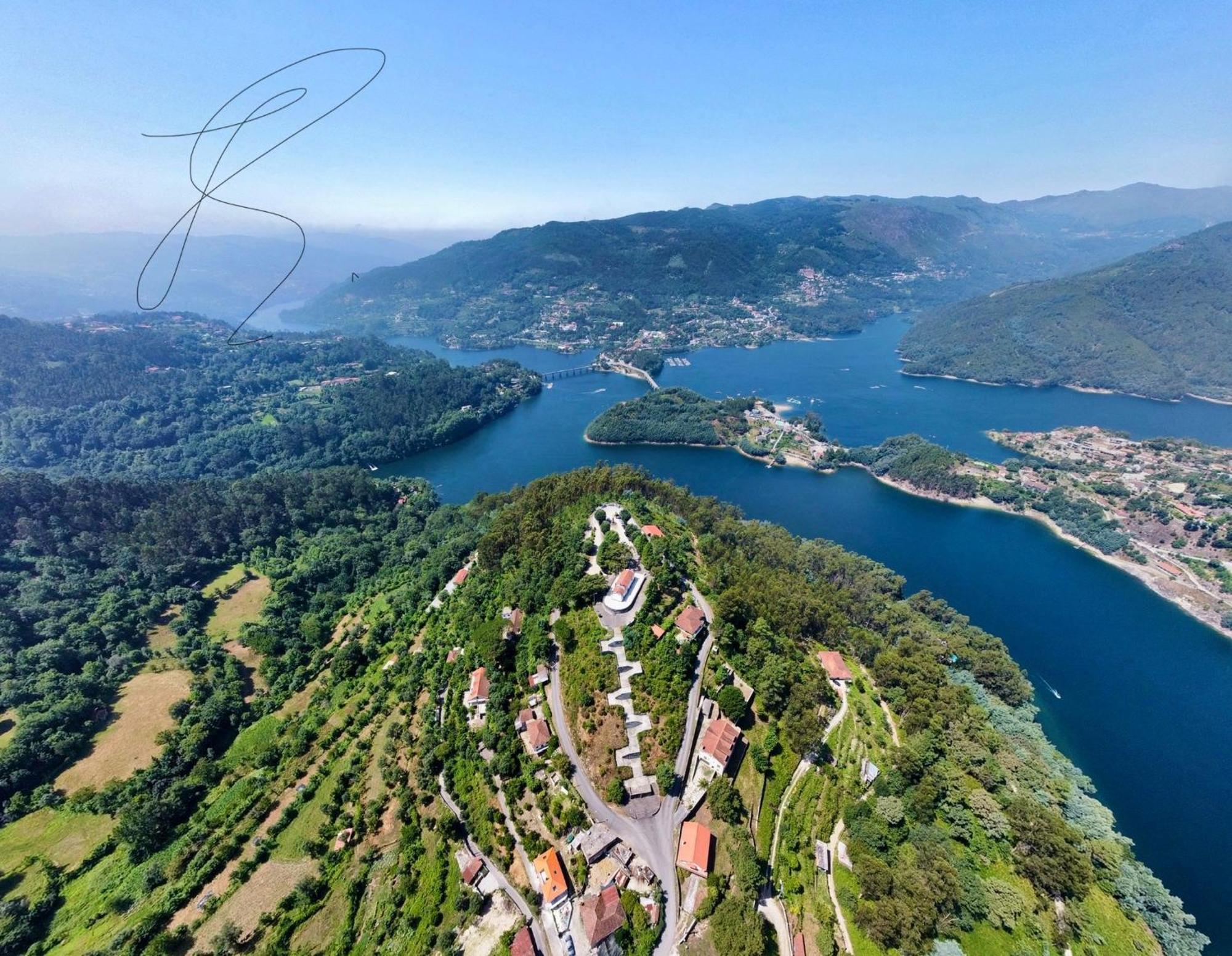 Casa Da Lage - Geres - Piscina Privada - Vistas Rio, Campo E Montanha Герес Экстерьер фото